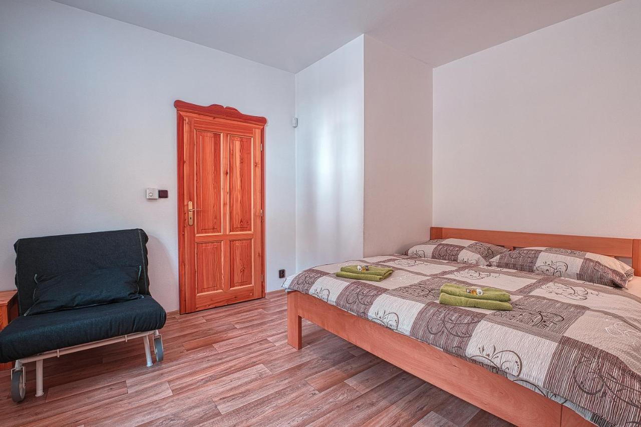 Apartments White - Hill Černý Dŭl Eksteriør billede